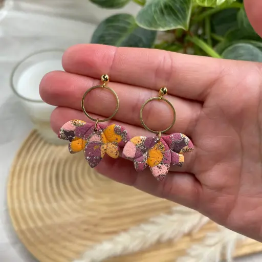 Violet et Jaune : Les Folla 